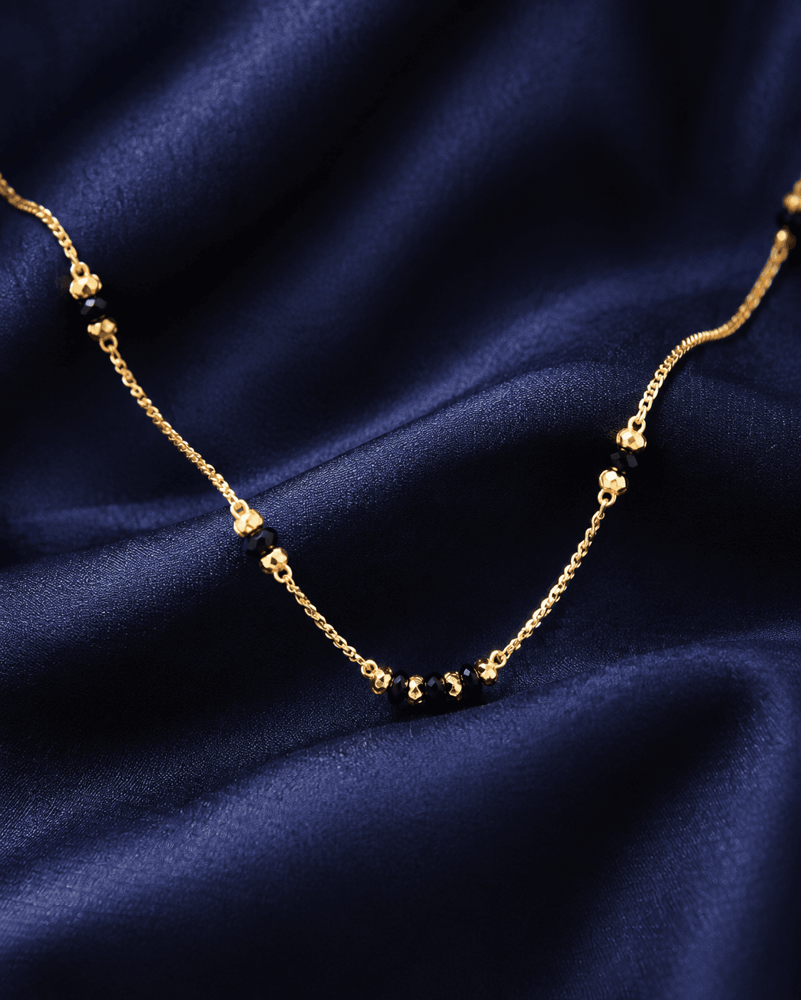Minimal Black Bead Cluster Mangalsutra