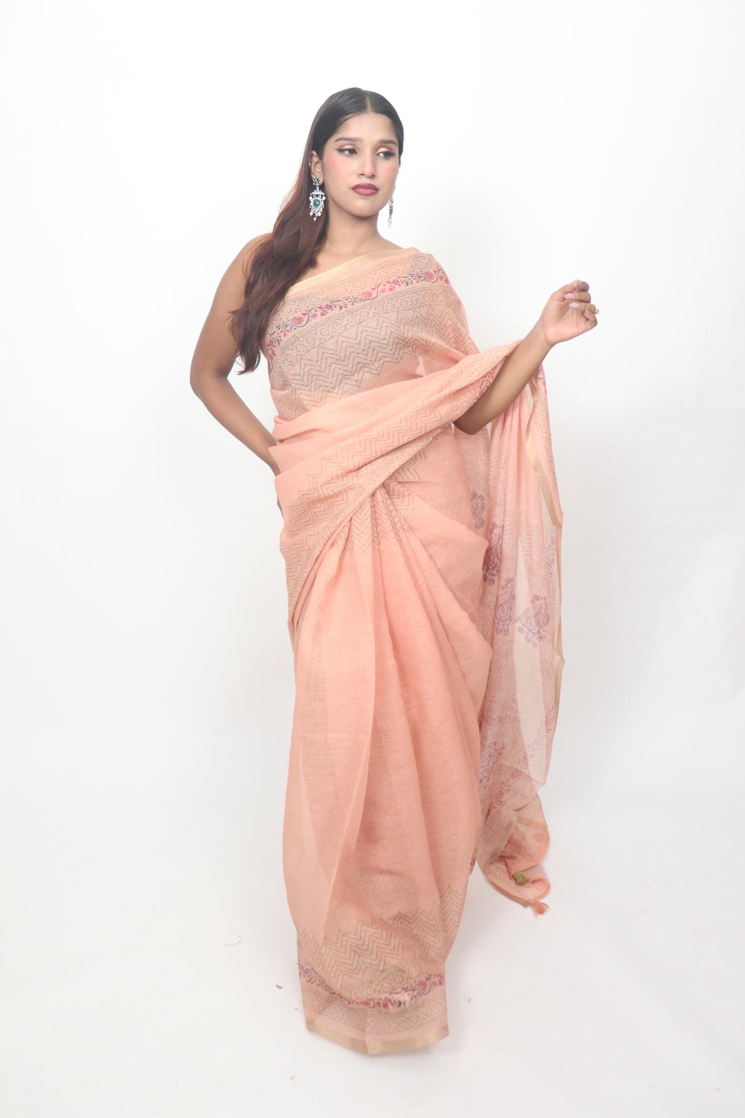 Peach Paisley Print Saree